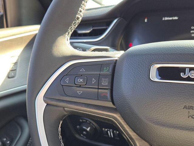 Photo of 2025 Silver Zynith Jeep Grand Cherokee