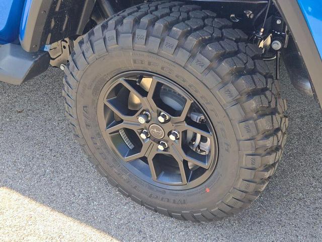 Photo of 2025 Hydro Blue Pearlcoat Jeep Gladiator