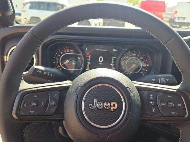Photo of 2025 Hydro Blue Pearlcoat Jeep Gladiator