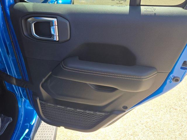 Photo of 2025 Hydro Blue Pearlcoat Jeep Gladiator