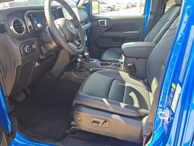 Photo of 2025 Hydro Blue Pearlcoat Jeep Gladiator