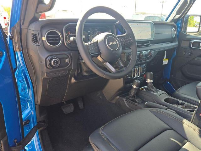 Photo of 2025 Hydro Blue Pearlcoat Jeep Gladiator