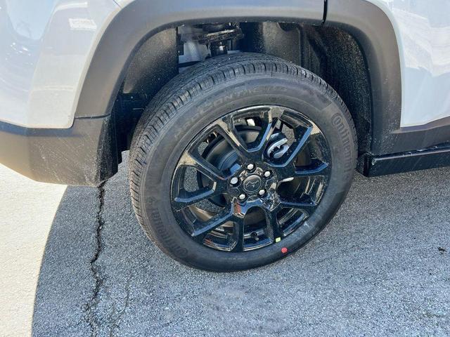 Photo of 2025 Bright White Clearcoat Jeep Compass
