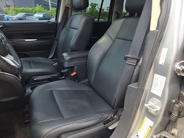 Photo of 2014 Billet Silver Metallic Clearcoat Jeep Compass