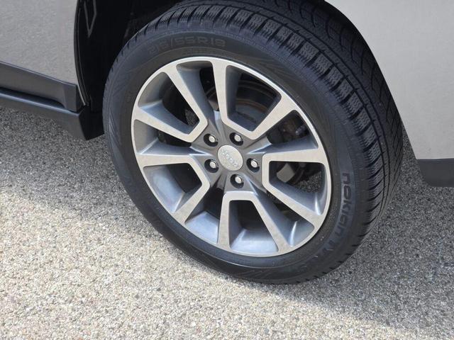Photo of 2014 Billet Silver Metallic Clearcoat Jeep Compass