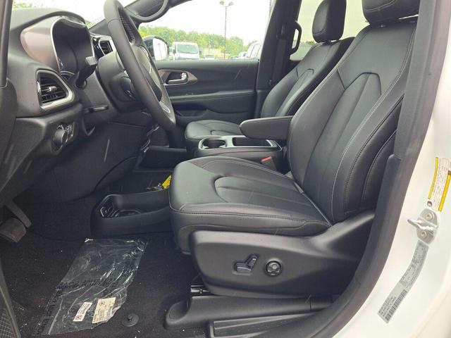 Photo of 2026 PW7 Chrysler Voyager