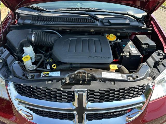 Photo of 2019 Octane Red Pearlcoat Dodge Grand Caravan