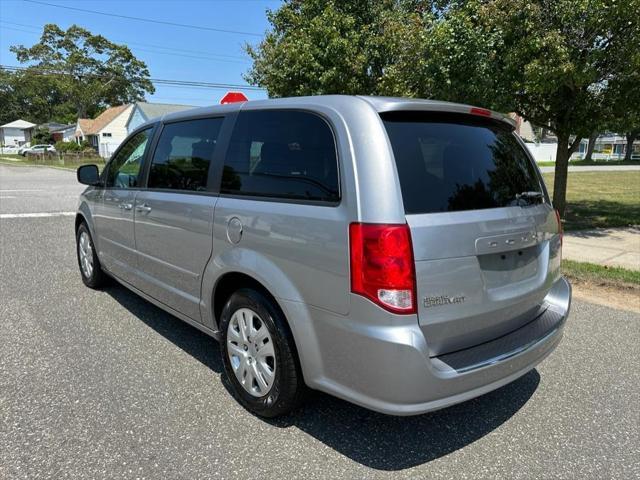 Photo of 2016 Billet Silver Metallic Clearcoat Dodge Grand Caravan