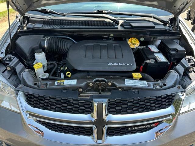 Photo of 2016 Billet Silver Metallic Clearcoat Dodge Grand Caravan