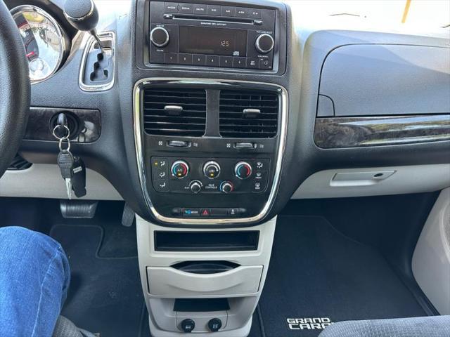 Photo of 2016 Billet Silver Metallic Clearcoat Dodge Grand Caravan