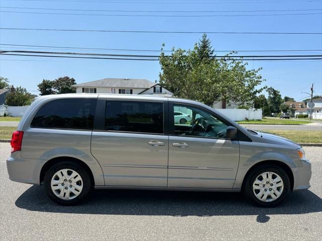 Photo of 2016 Billet Silver Metallic Clearcoat Dodge Grand Caravan