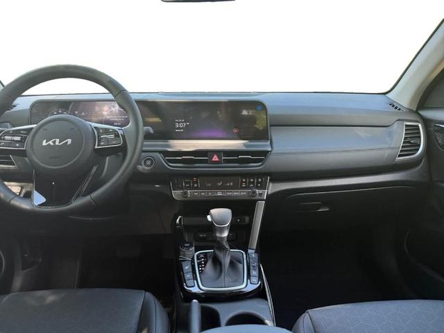 Photo of 2026 Snow White Pearl Kia Seltos