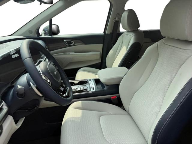 Photo of 2026 Metal Kia Carnival Hybrid