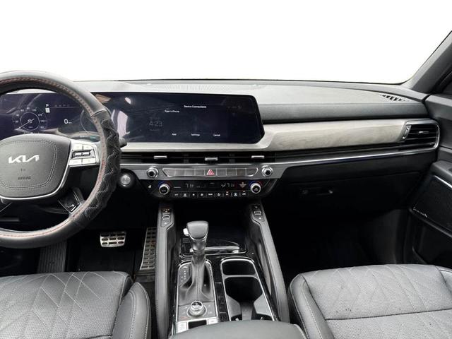Photo of 2024 Midnight Black Kia Telluride