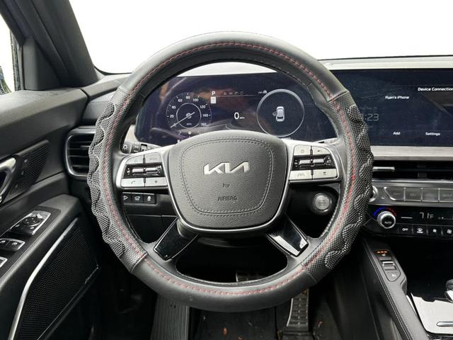 Photo of 2024 Midnight Black Kia Telluride