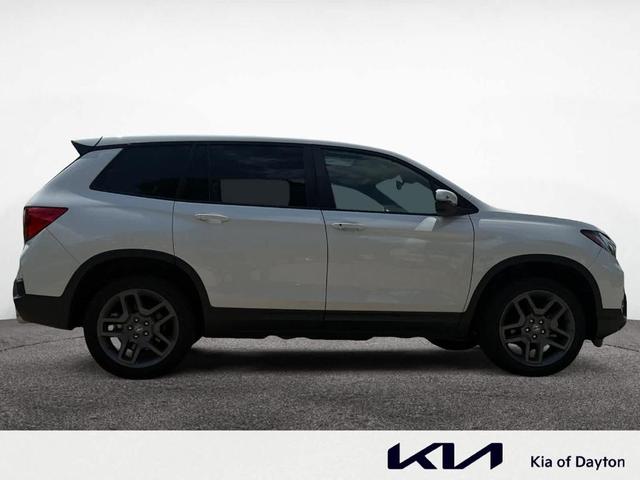 Photo of 2023 Platinum White Pearl Honda Passport