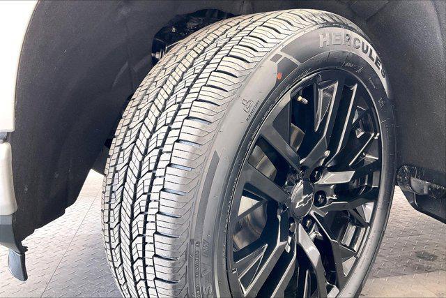 Photo of 2020 Silver Ice Metallic Chevrolet Silverado 1500