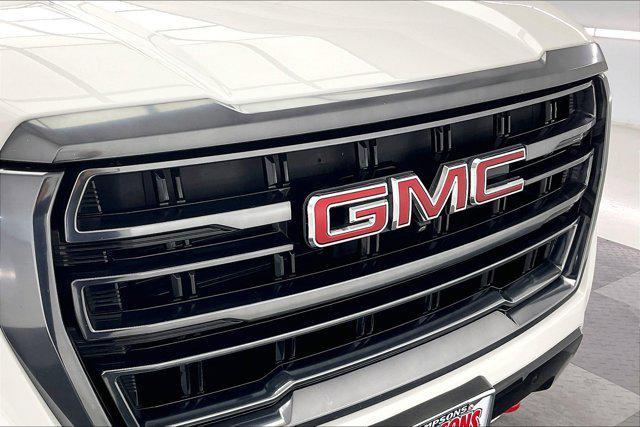 Photo of 2023 Summit White GMC Yukon