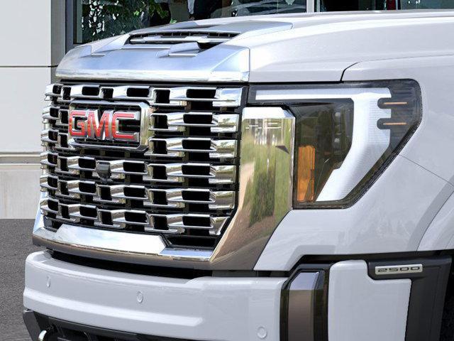 Photo of 2026 Glacier White Tricoat GMC Sierra 2500
