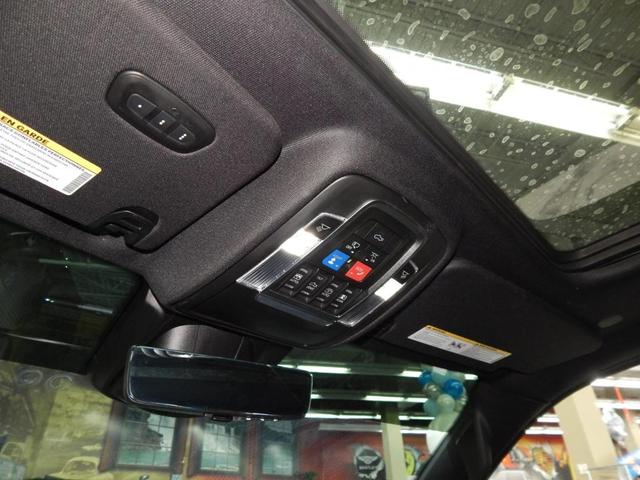 Photo of 2022 Granite Crystal Clearcoat Metallic RAM 1500