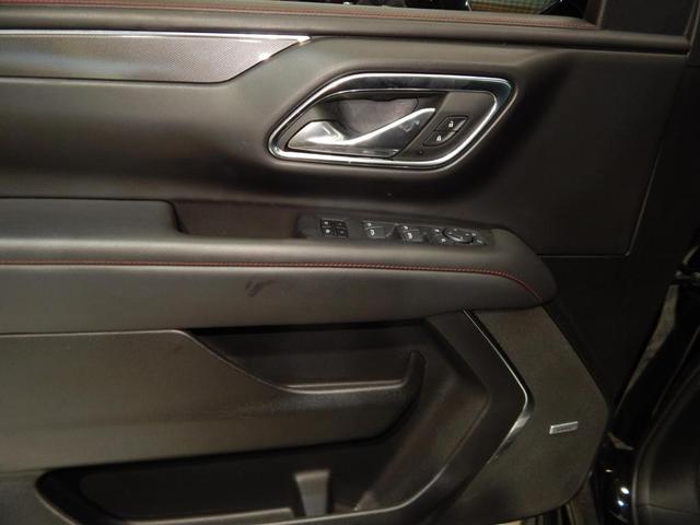 Photo of 2024 Black Chevrolet Suburban