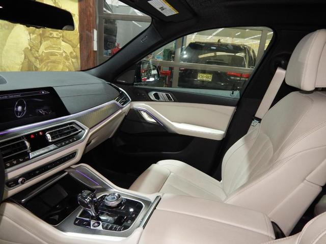 Photo of 2021 Carbon Black Metallic BMW X6