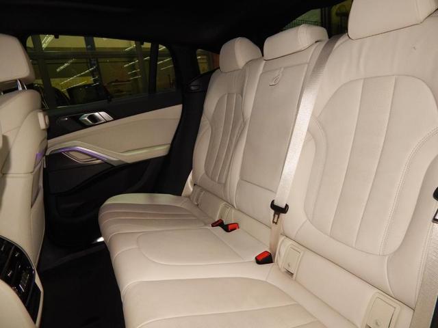 Photo of 2021 Carbon Black Metallic BMW X6