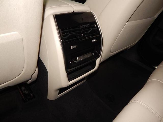 Photo of 2021 Carbon Black Metallic BMW X6