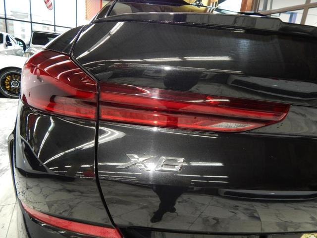 Photo of 2021 Carbon Black Metallic BMW X6