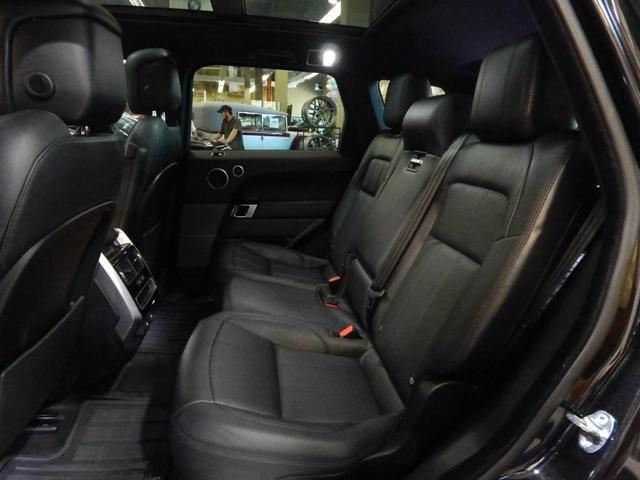 Photo of 2020 Santorini Black Land Rover Range Rover Sport