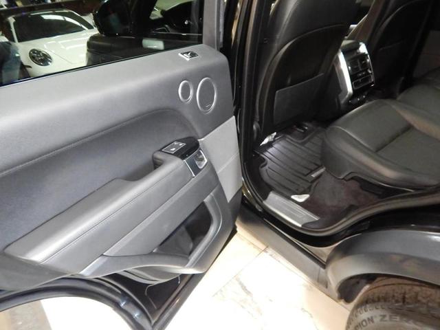 Photo of 2020 Santorini Black Land Rover Range Rover Sport