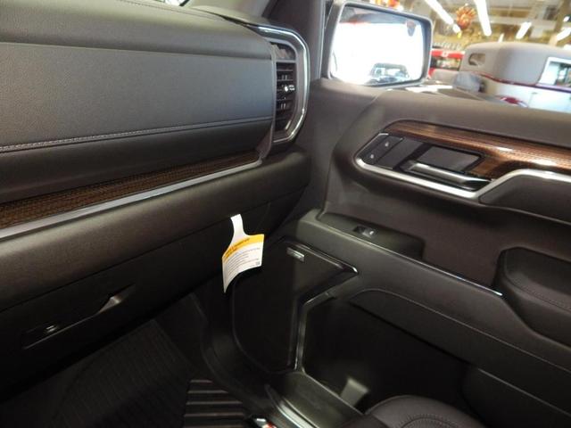 Photo of 2025 Black Chevrolet Silverado 1500