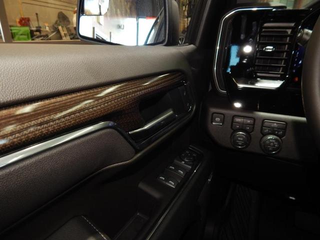 Photo of 2025 Black Chevrolet Silverado 1500