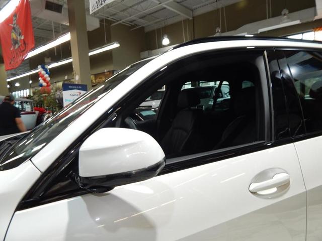Photo of 2022 Alpine White BMW X5 PHEV