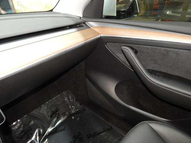 Photo of 2023 Pearl White Multi Tesla Model Y
