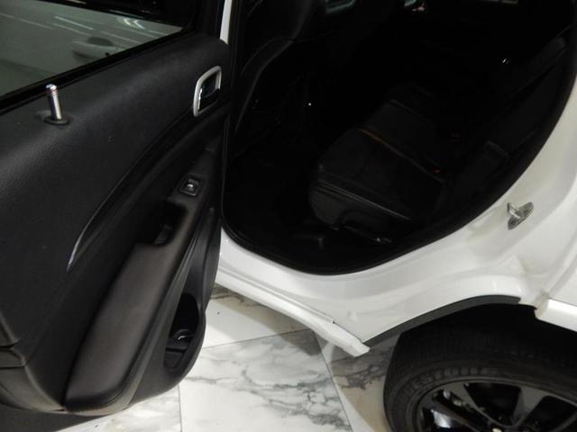 Photo of 2021 Bright White Clearcoat Jeep Grand Cherokee