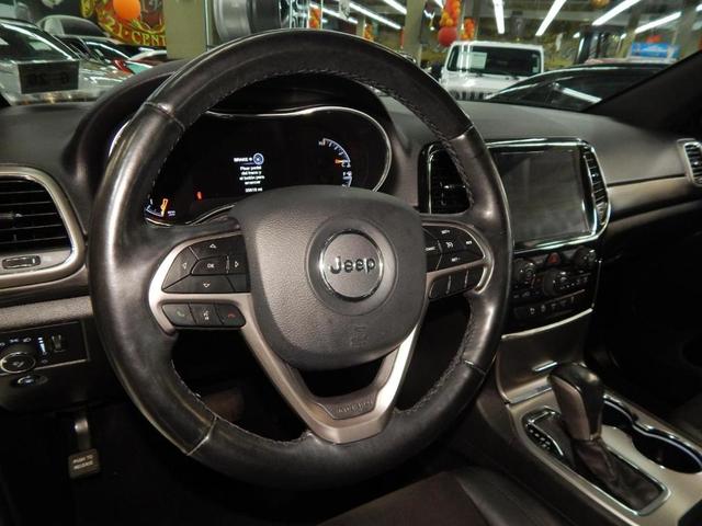 Photo of 2021 Bright White Clearcoat Jeep Grand Cherokee