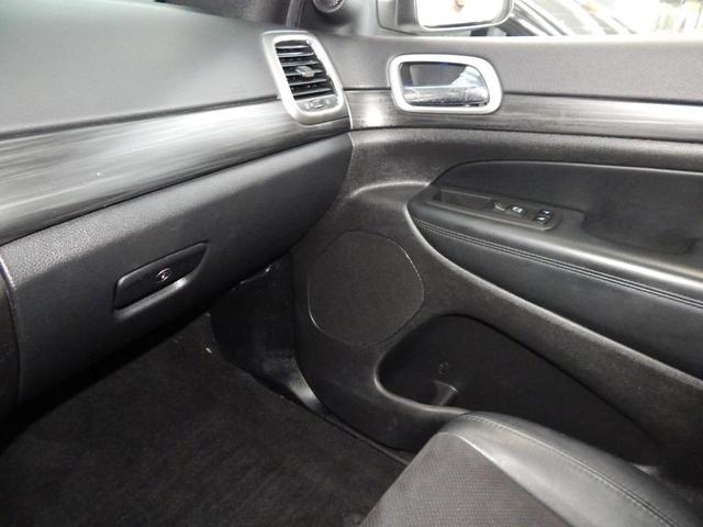 Photo of 2021 Bright White Clearcoat Jeep Grand Cherokee