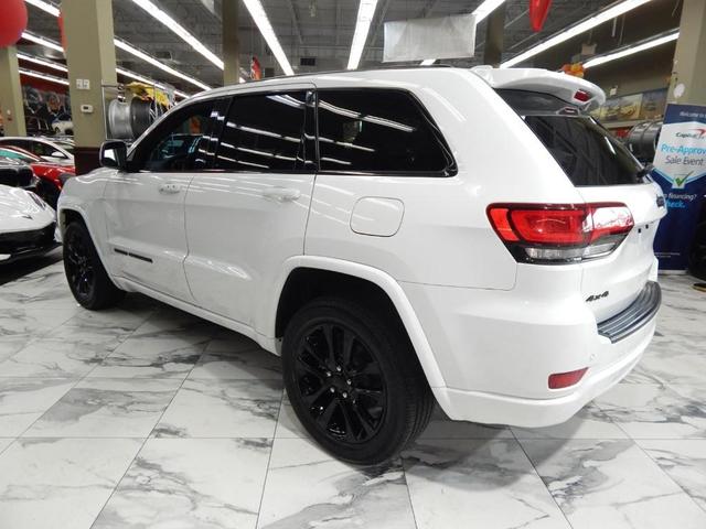 Photo of 2021 Bright White Clearcoat Jeep Grand Cherokee