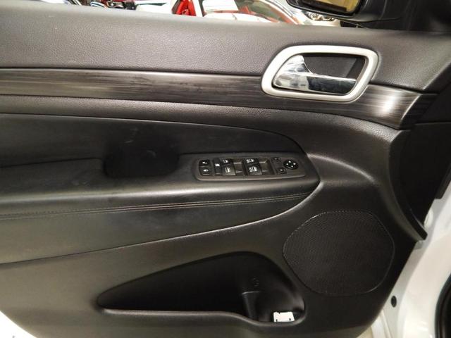 Photo of 2021 Bright White Clearcoat Jeep Grand Cherokee