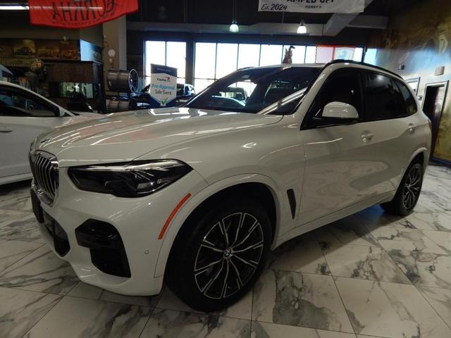 Photo of 2022 Alpine White BMW X5