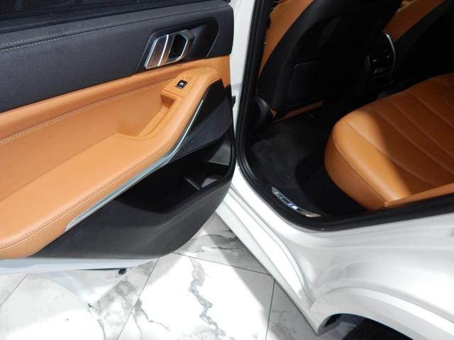 Photo of 2022 Alpine White BMW X5