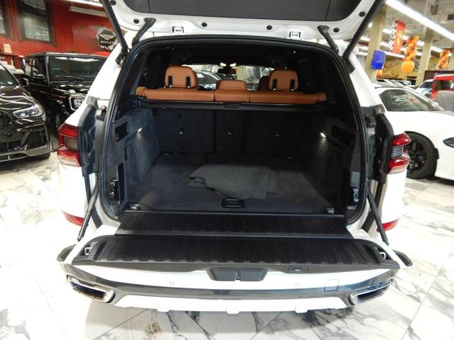 Photo of 2022 Alpine White BMW X5
