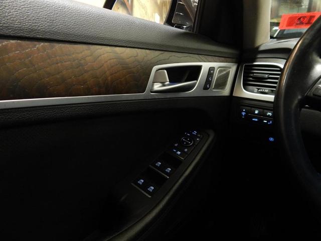 Photo of 2018 Himalayan Gray Genesis G80