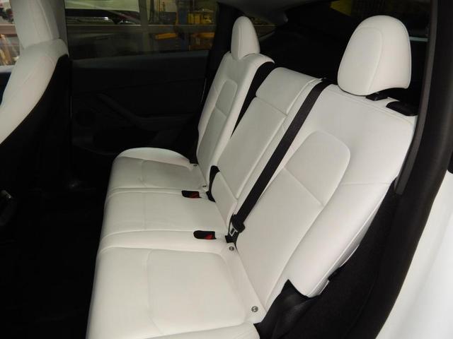 Photo of 2023 Pearl White Multi Tesla Model Y