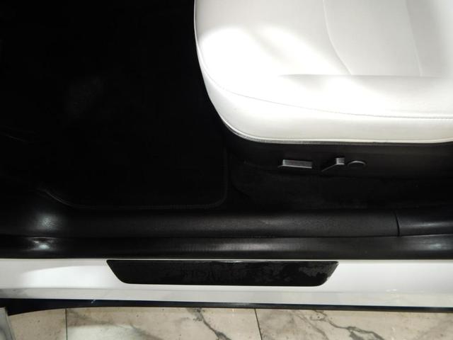 Photo of 2023 Pearl White Multi Tesla Model Y