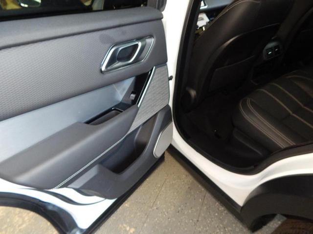Photo of 2021 Fuji White Land Rover Range Rover Velar