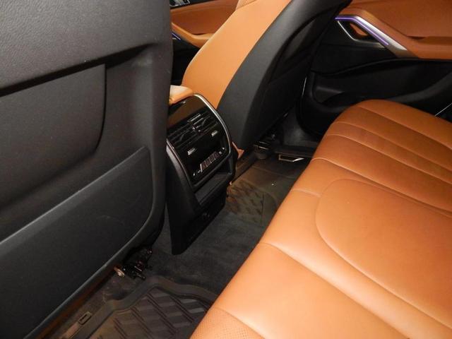 Photo of 2022 Alpine White BMW X6