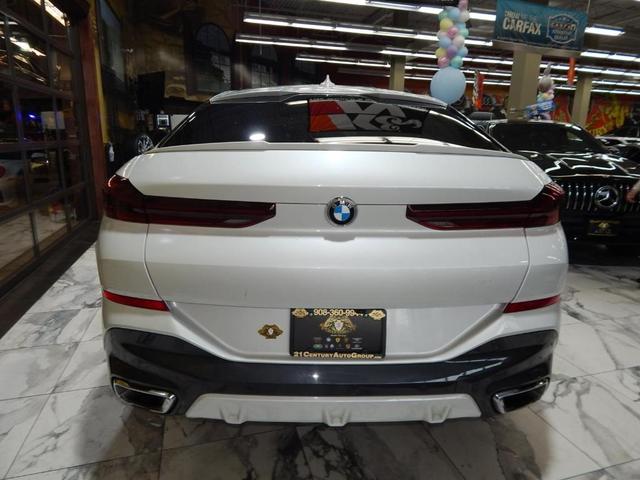Photo of 2023 Alpine White BMW X6