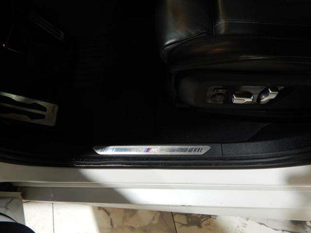 Photo of 2023 Alpine White BMW X6